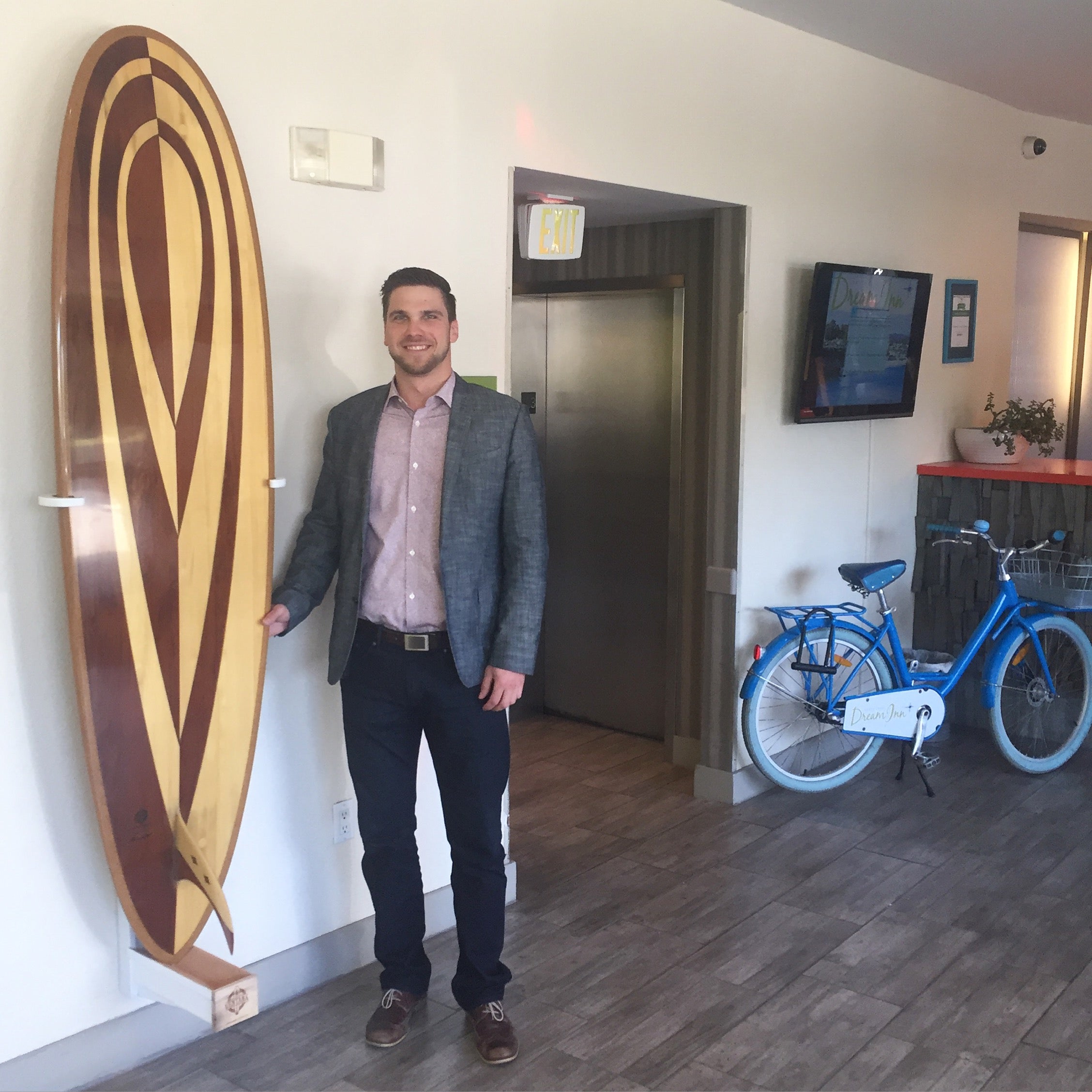 Surfboard Wall Mounts & Floor Stands