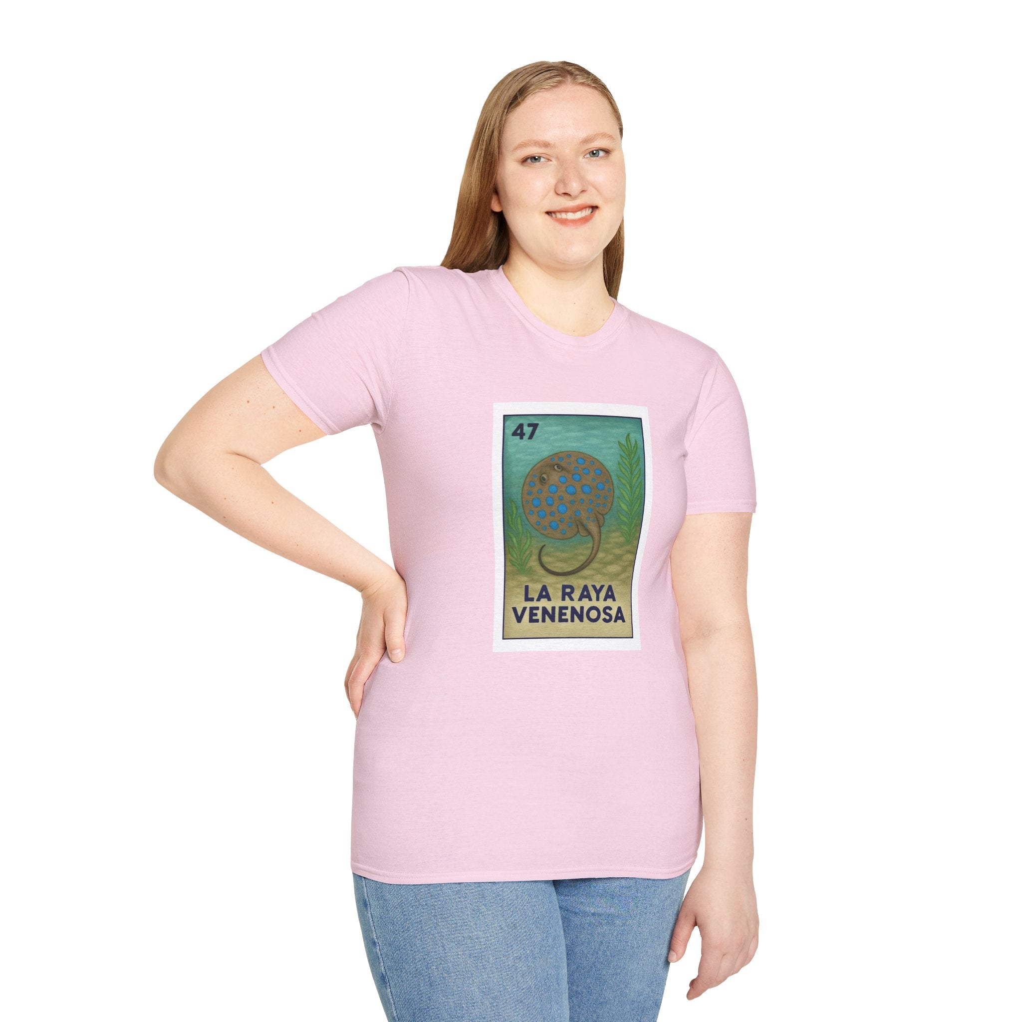 Stingray Lotería Unisex - Soft Style U.S. Cotton T-Shirt (La Raya Venenosa)