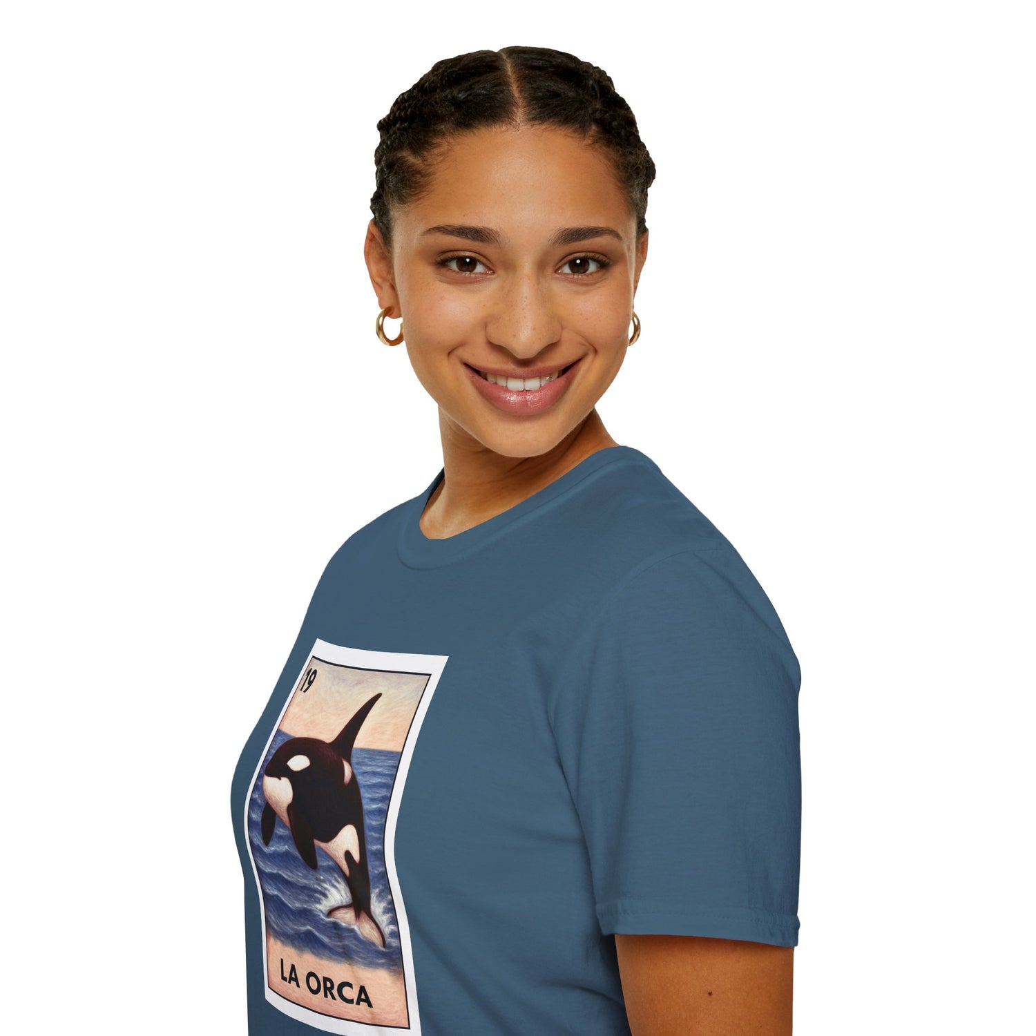 Orca Lotería Unisex - Soft Style U.S. Cotton T-Shirt (La Orca)
